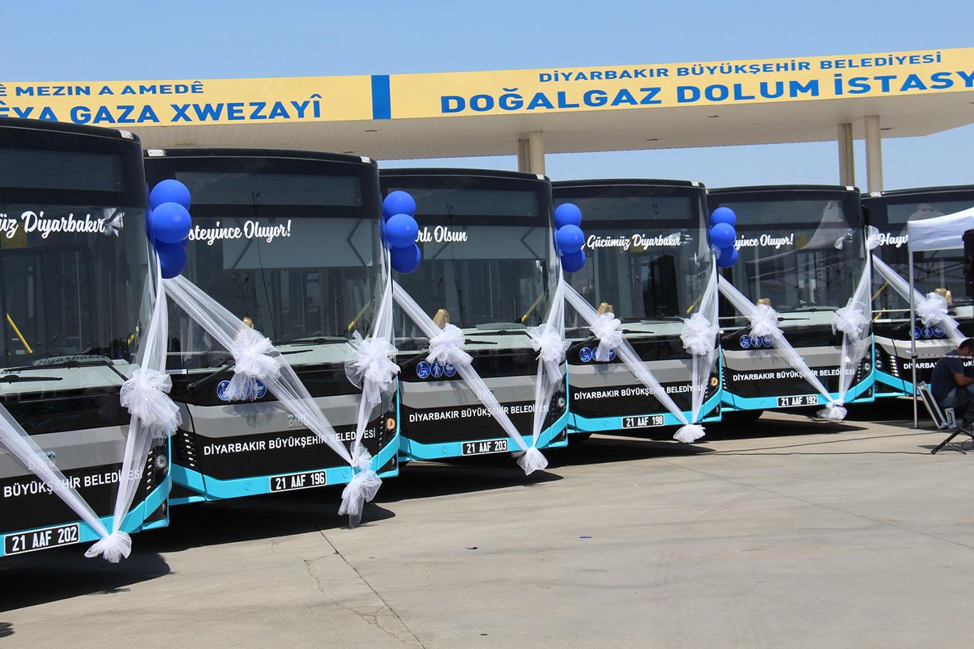 Diyarbakır'da 50 yeni otobüs daha hizmete girdi Diyarbakır'da 50 yeni otobüs daha hizmete girdi